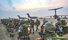 伞兵爆料最新视频大全,揭秘战场真实瞬间